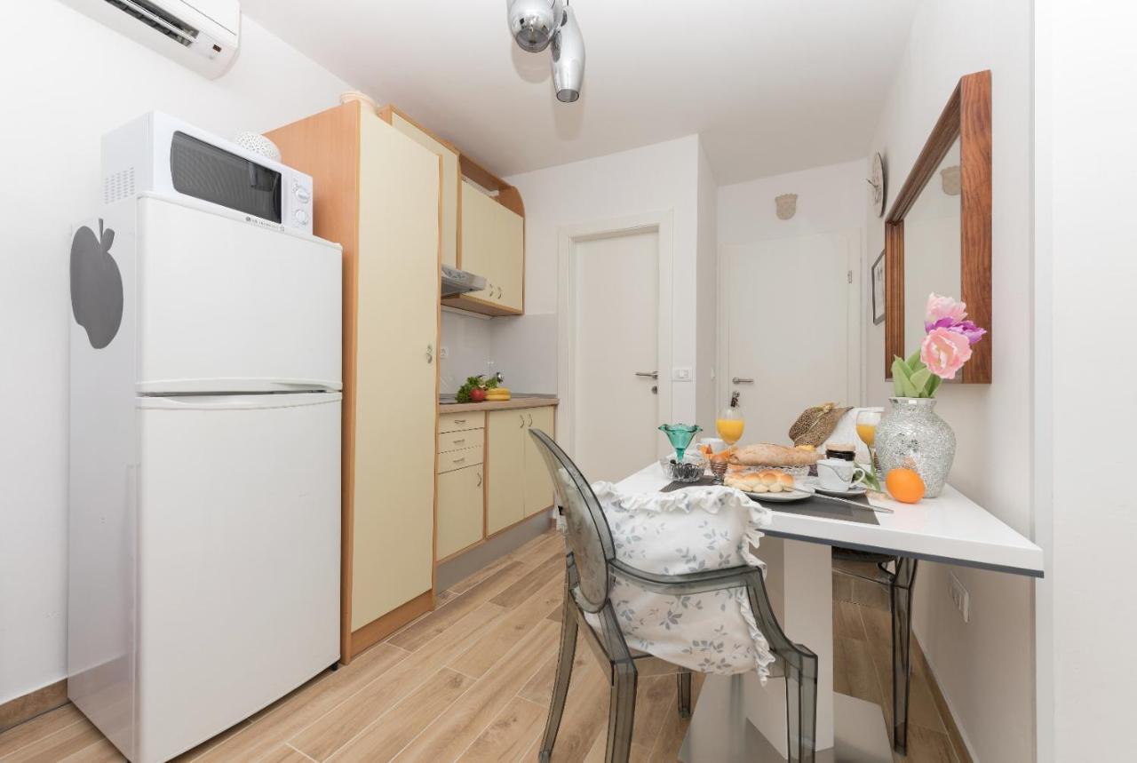 East Side Deluxe Suite Makarska Extérieur photo