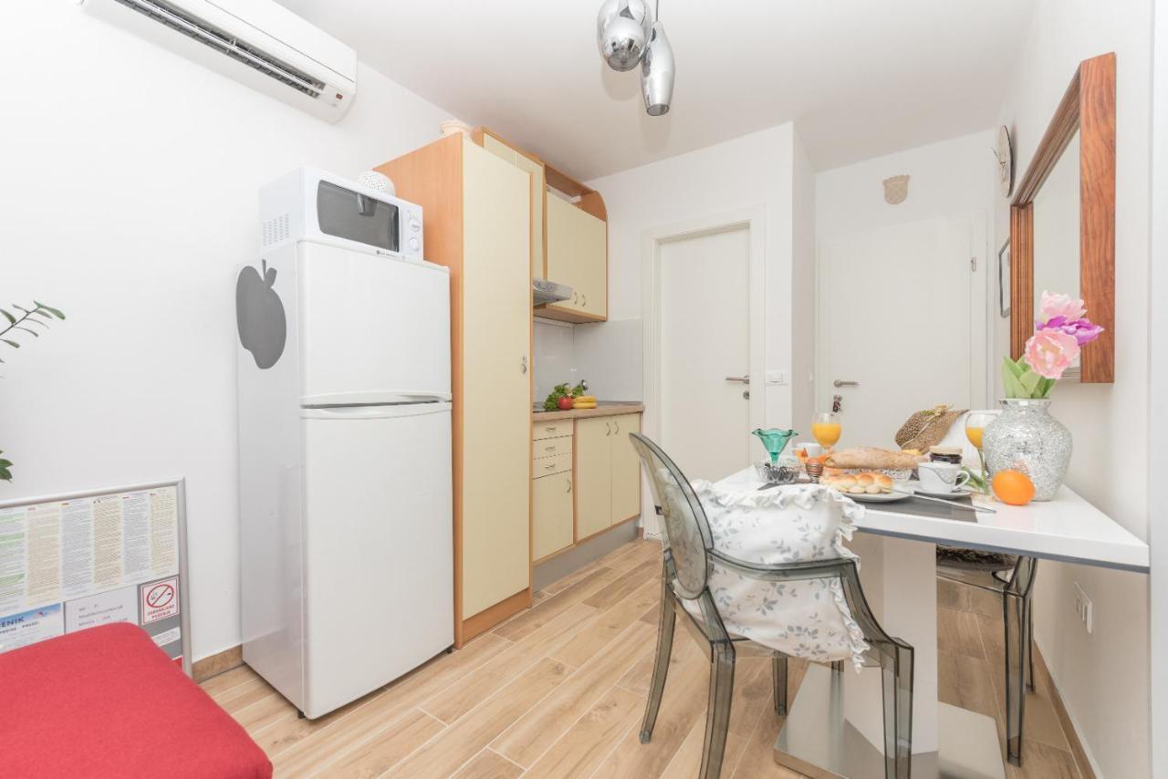 East Side Deluxe Suite Makarska Extérieur photo